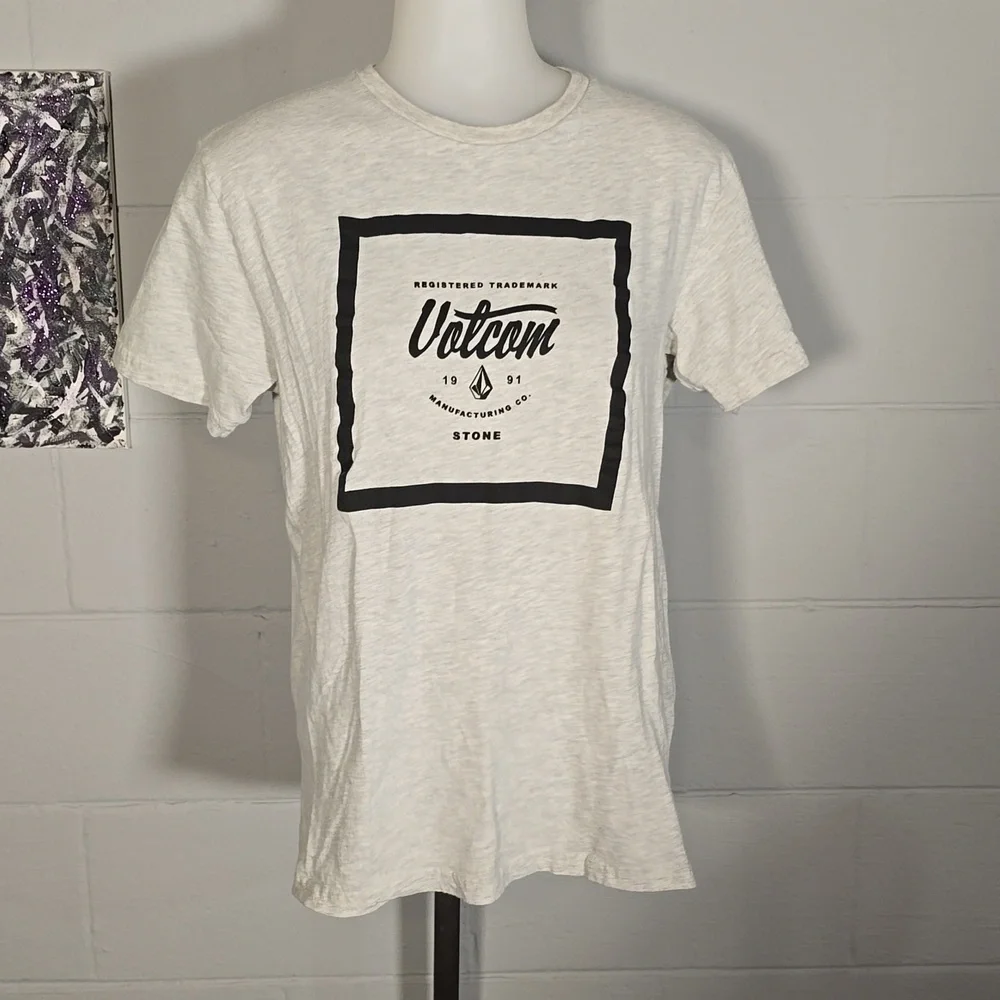 Volcom t shirt - Picture 2 of 6